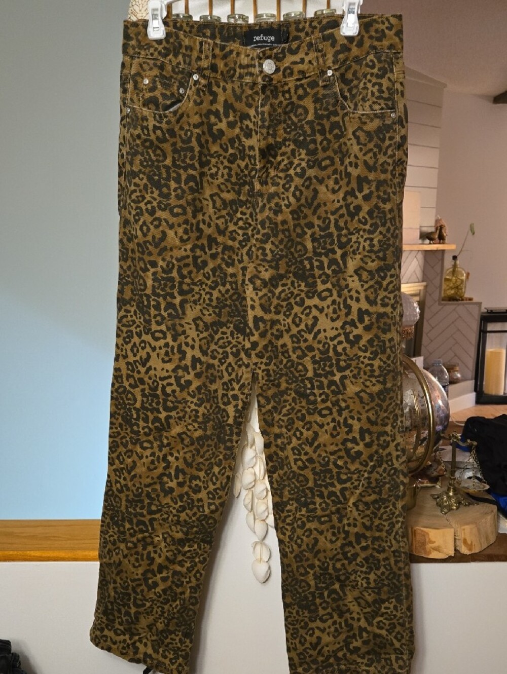 REFUGE -  Leopard-Print Jeans - Picture 4 of 5
